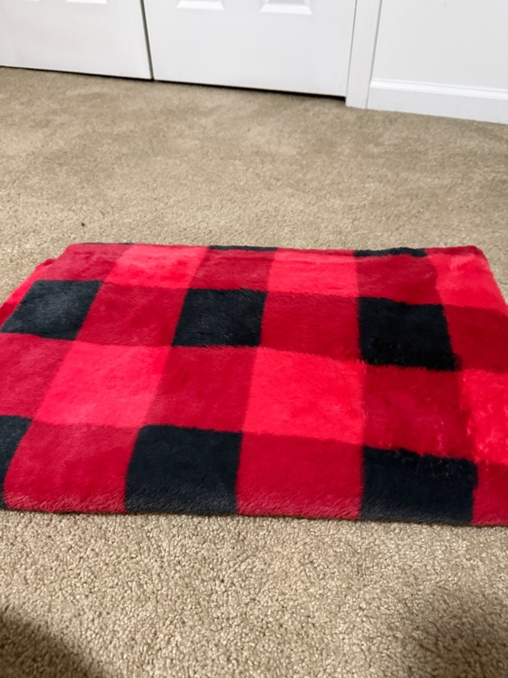 Red & Black Buffalo Plaid Throw Blanket - Plush Cozy Throw